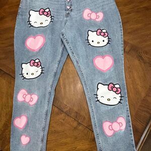 Hello Kitty by Sanrio light wash jeans in women’s size 20
